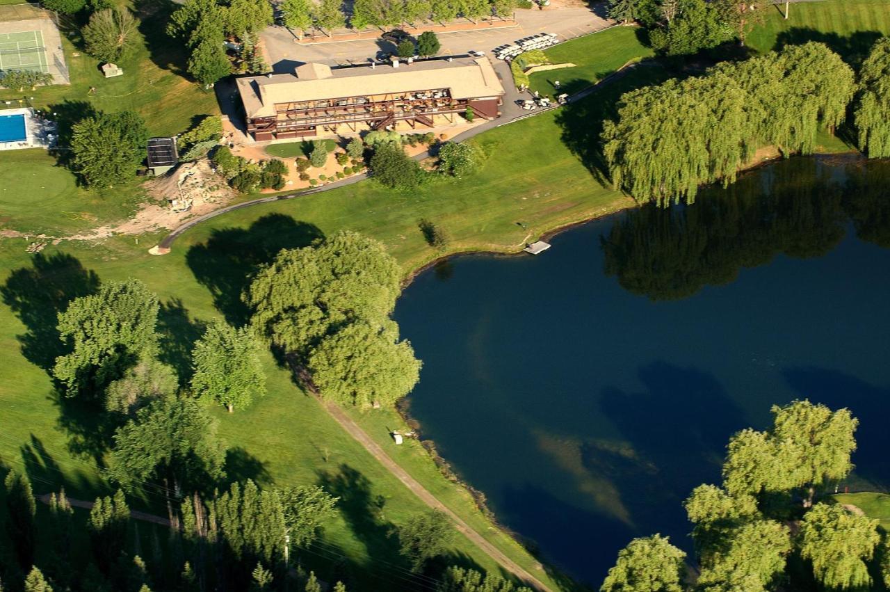 St Andrews By The Lake Golf Resort Kaleden Экстерьер фото